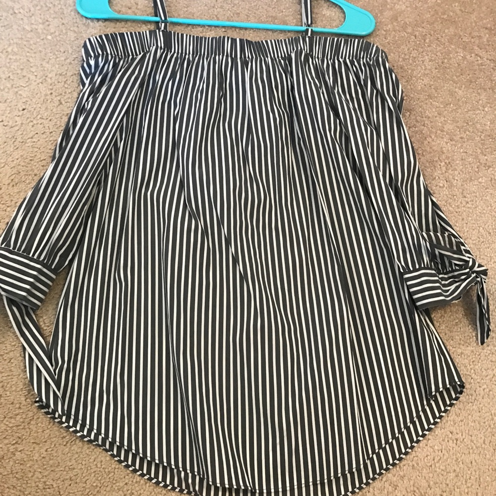 Blouse - Picture 2 of 5